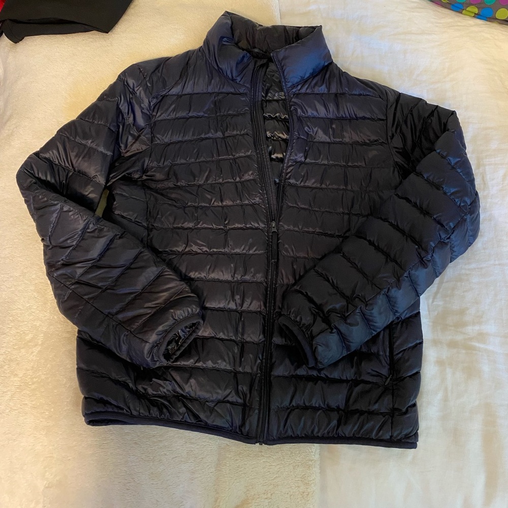Uniqlo men’s ultra light down navy puffer jacket